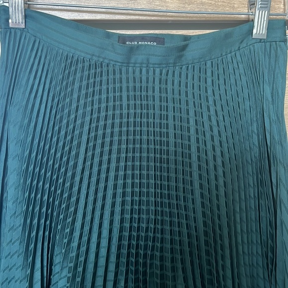 Club Monaco Pleated Skirt - Picture 3 of 4